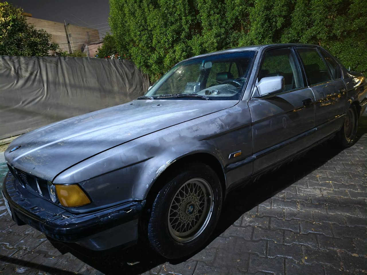 سلام عليكم للبيع 730 بليتة 1992
مكينة 35 مفتوح رقم بغداد باسمي 
مكينة خابطة وبيها تبخير وتخربط بس شغالة 
تخم تايرات جديد صارلة شهر دسكات بنزات جدد تبريد شغال
كشن كهرباء بردات بس نقص بيهن سلايد 
عليها غرامة 400 الف 
مكاني بغداد الحرية 
السعر 30
***********
