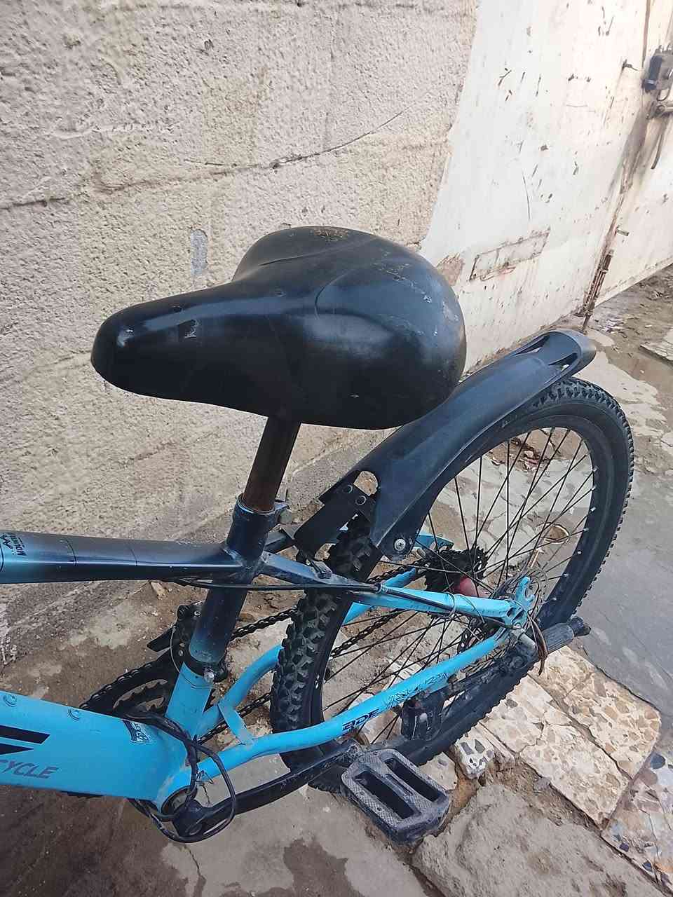 بيسكل • حي الحسين القديم • للبيع