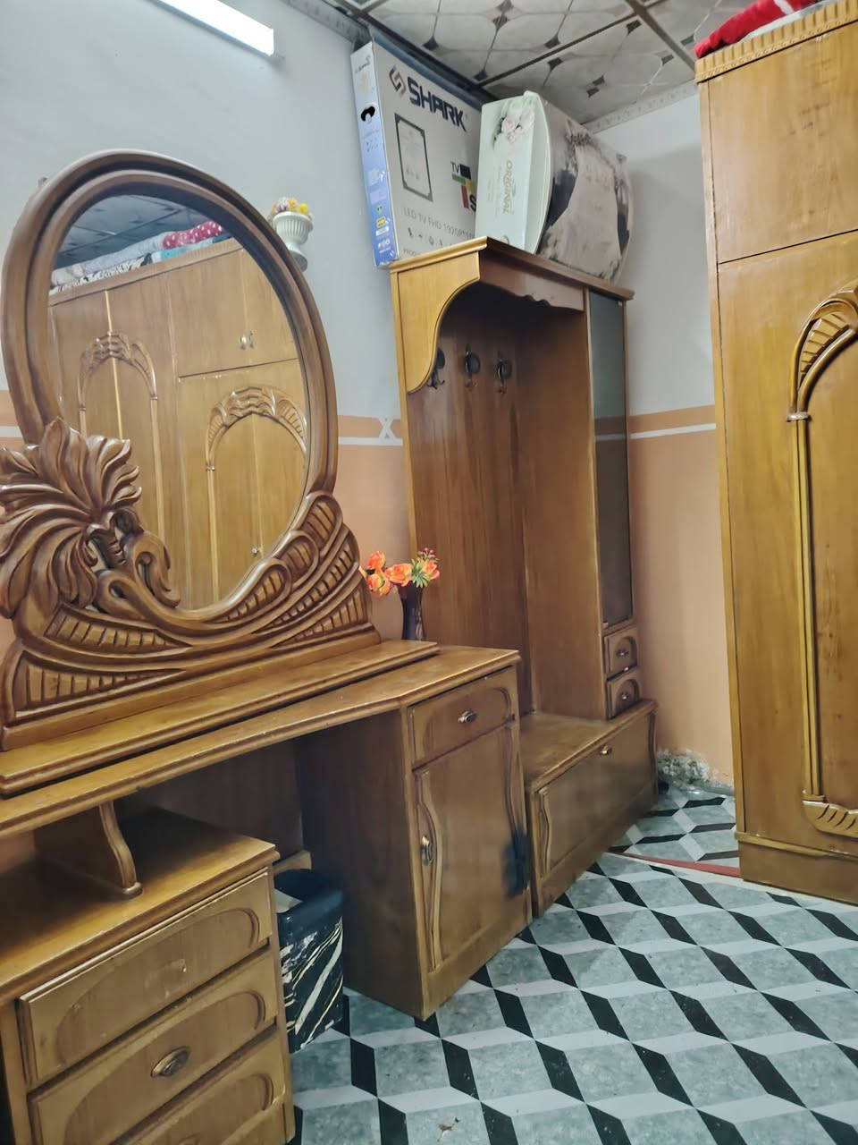 سلام عليكم
غرفه نوم للبيع صاج ام الملحق كنتور ست ابواب / ستخدام شي قليل / الغرفه بيها حرق زغير حيل بالميز تواليت يتصلح بصبغ ومالات التخت المنا والمنا مكسورات يحتاجلهن.تصليح عند ابو الاخشاب / وبسعر مناسب / *********** / بي واتساب / مكان حمام  علي العريج
