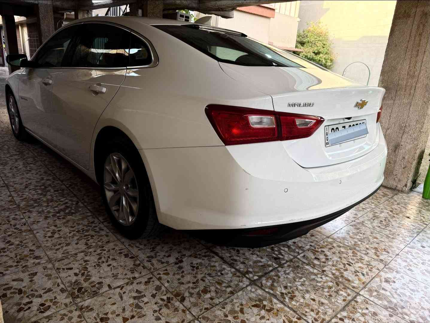 ماليبو 2024 LT - وارد امريكي
رقم اربيل بأسمي
مكينة 1.5L توربو
ماشية 69.000 كم 
المواصفات 
بصمة تشغيل عن بعد
كرسي السائق كهرباء 
رادار امامي وتوقف ذاتي
حساسات خلفية
تحديد المسار
ويل كب كروم 18
تدفئة كشنات 
تحكمات ستيرن + مثبت سرعة
مانع انزلاق - اوتو ستوب
كاميرا خلفية 
تبريد قطعتين - هاند بريك بصمة

حادث السياره صبغ جاملغ وباب جهة اليمين بدون دواخل بچم كبس لغد شاصي مكفولات مكانين بارد وسونار واضح  ايرباك برده فقط راجع سستم 

سعر السياره : 12.500  125 ورقه وبيها مجال لشراي
للاستفسار:  ***********
مكاني بغداد حي الجامعه
