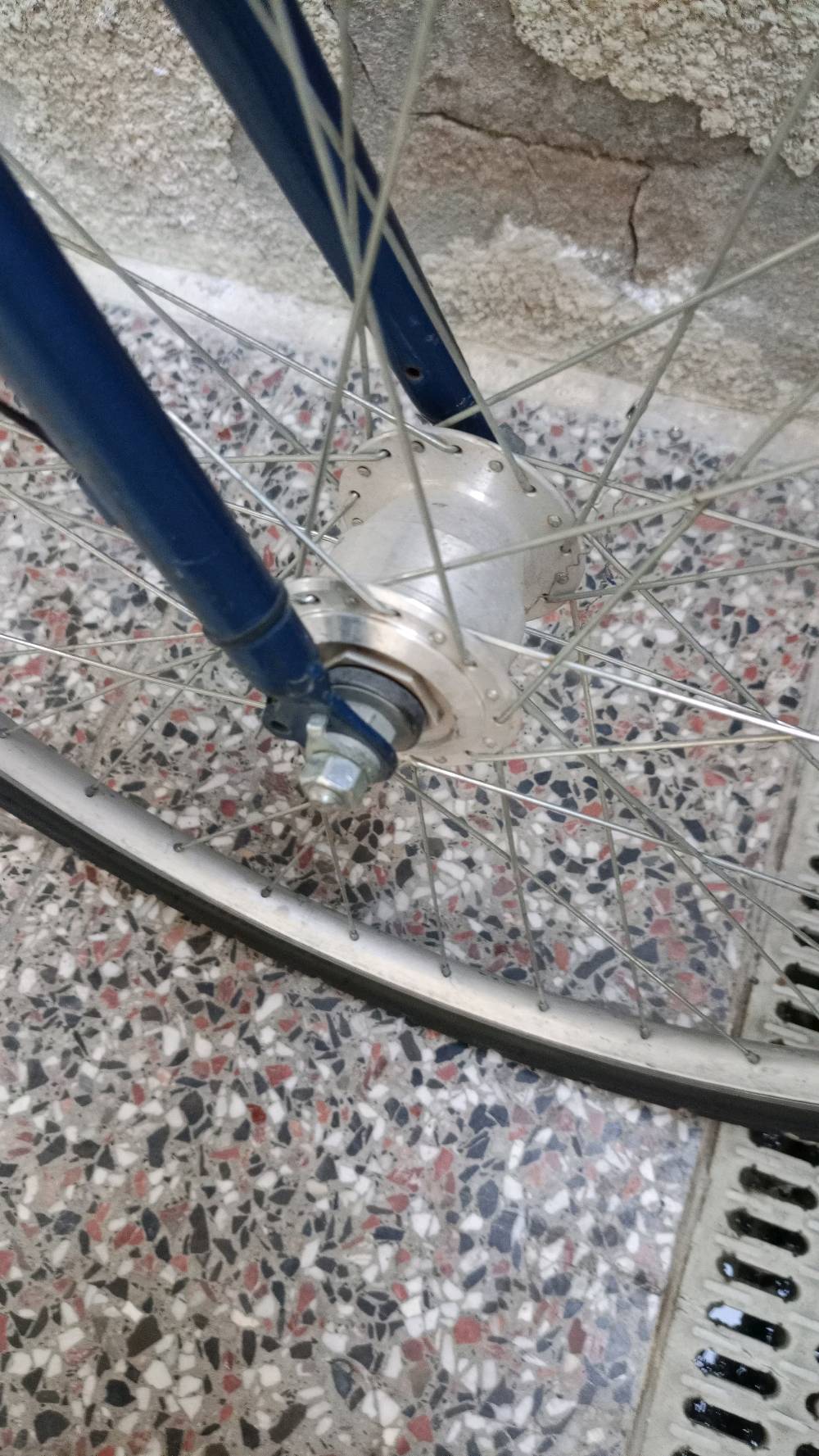 بايسكل C700 • حجم ٢٨ المنيوم • ناقل السرعة عطل