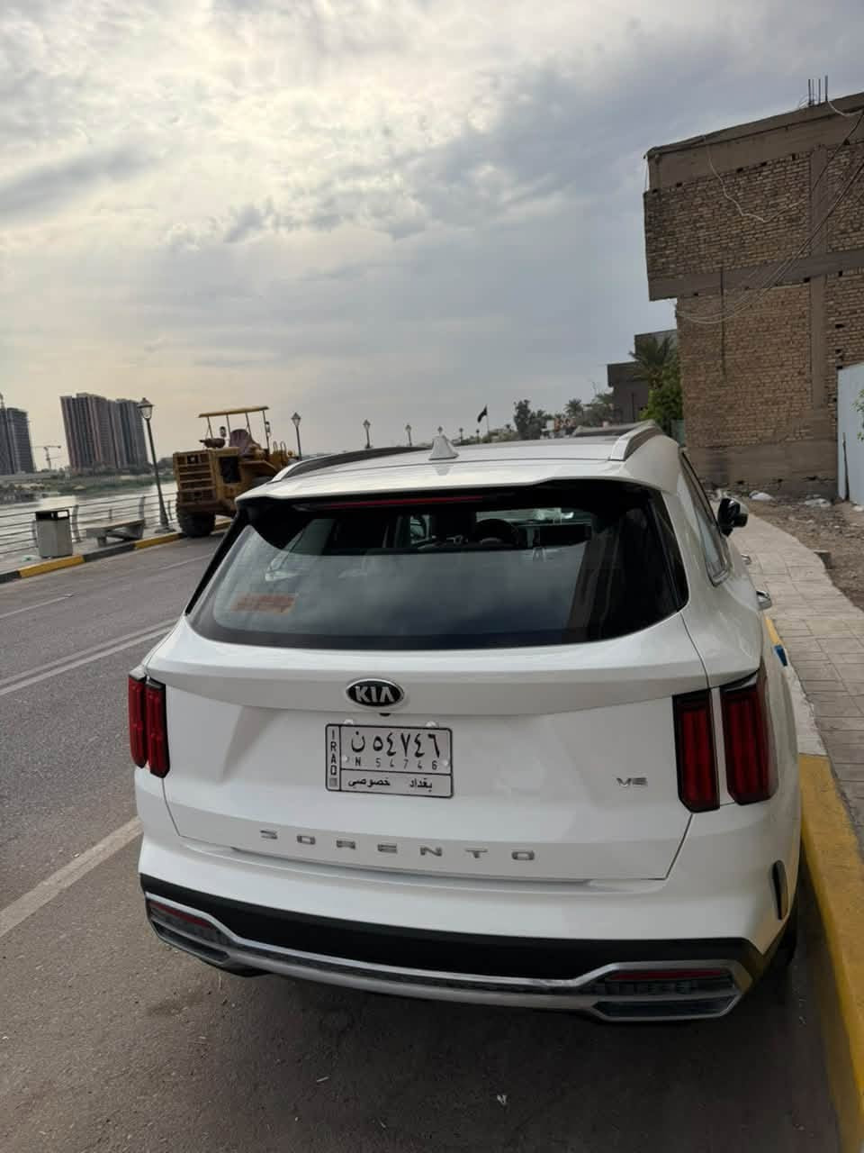 السلام عليكم
للبيع كيا سورنتو اخت الزيرو 
عداد المشي 22000 فقط
كفاله عامه عدا شخط صغير جدا ومكحل
موديل 2021
استلام الشركة الدوليه العالميه
خليجي
رقم بغداد
فول مواصفات
مكينه 6 سلندر (3600cc)
كير ماوس 
بانوراما
7 راكب
شاشه +كامره
3 قطع تبريد 
كشنات كهرباء
تحكمات ستيرن كامله
تشغيل عن بعد
بصمه
السياره من الشركه عدنه ممحوله ابد 
السعر 250$
هاتف/ ‭***********‬
