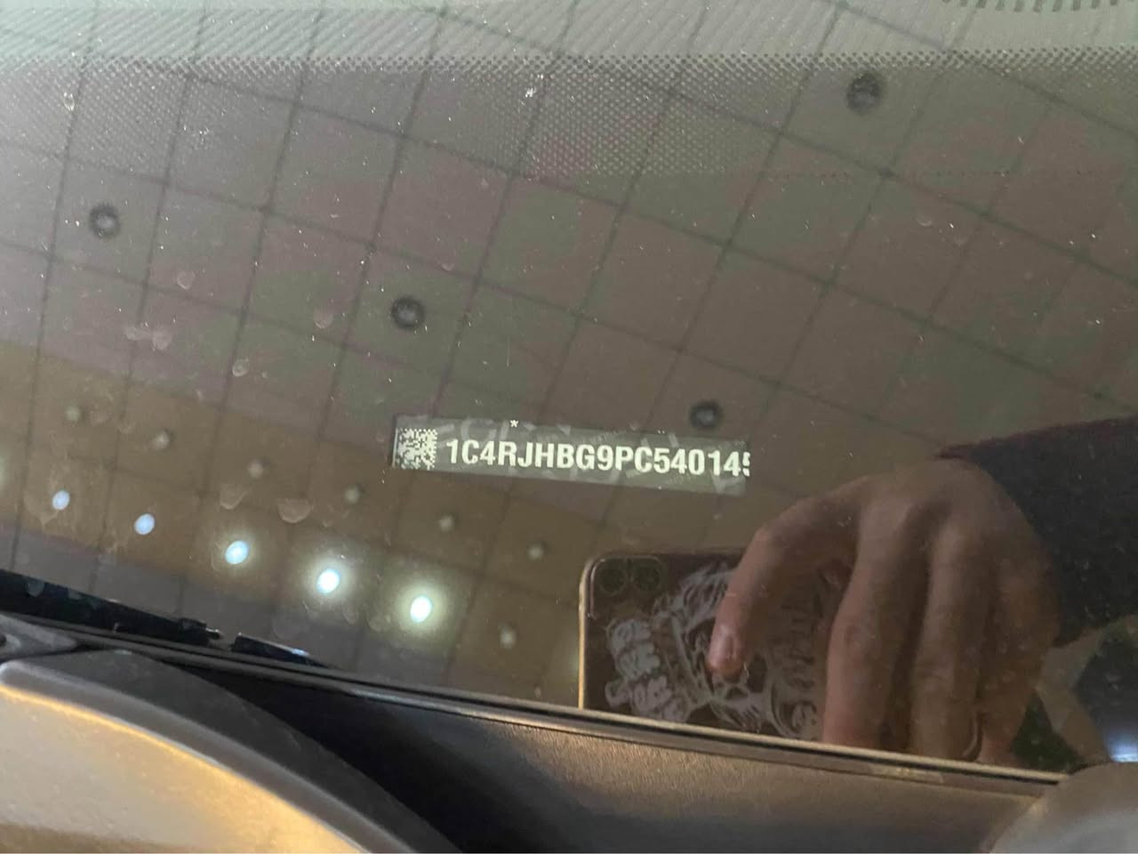 جيب كراند شيروكي 2023 للبيع او مراوس
لمتد فول 
معروفة المواصفات وإدارات وخمس كامرات كشتات تدفئة تبريد
*********** كركوك, العراق
