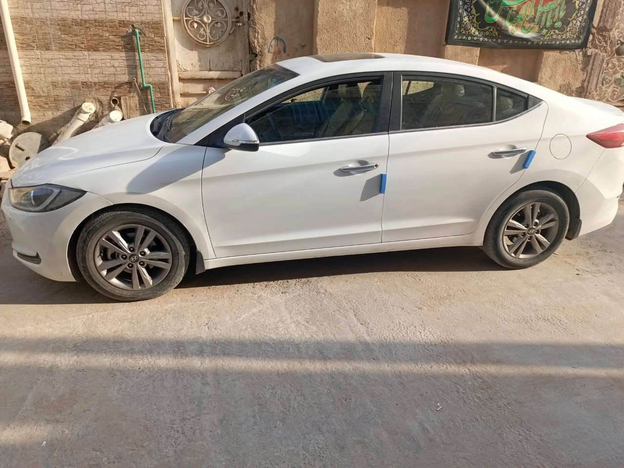 النترا خليجي مكفوله كفاله عامه
محرك دوش 
موديل 2018 رقمها بغداد 
رقم نكليزي باسمي سنويه 2028
دبل اشاير. فتحه بالقماره 
شراي هلا بي ***********
