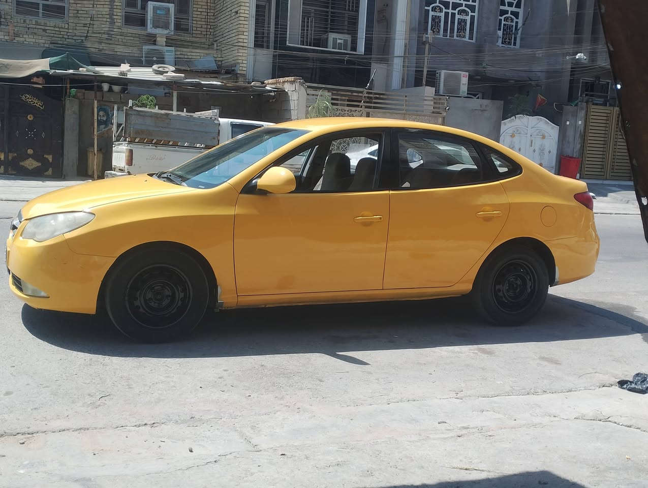 سلام عليكم النتره للبيع سياره خليجية مكفوله من ضربه وتبديل محرك الف 600 دكشن عالي سيارة خير من الله موديل 2008 سنويه مجدده لتلاثين سياره غرفتها جديدة سياره مصفره هيئه وغرامات وبسمي السنويه 

رقم الهاتف ***********. سعر 70 وبيها مجال
