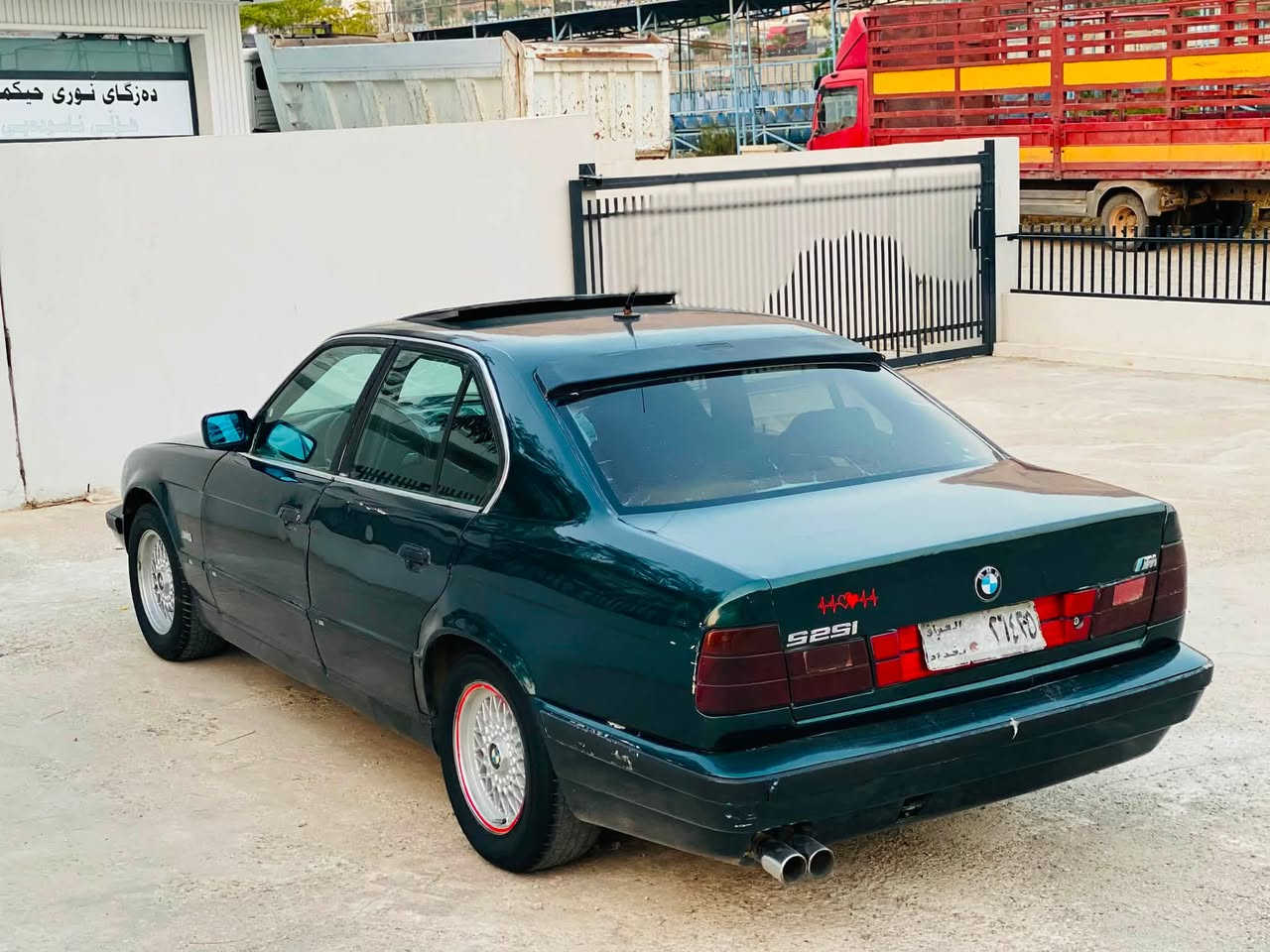 BMW
مەکینە 525 گێڕ عادی
گێڕو مەکینەو کارەبای بەشەرت
مۆدێل 1992
دەبڵ ئێرباگ
موسو براوە بەشەرت
سەنەوی سەوز
تەبرید لەسەر سویچ ئیشی نەکرد نەتەوێ
لایت زینۆن 
25 گەلاو مەجال
شوێن دەربەنیخان
***********
مشتەری نیت سەرم مەیەشێنە
گۆڕینەوەش ئەکەم لەسەر دلگرتن
