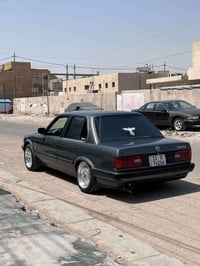 E30 325/1990 السياره بلادييةة بيهة صبغ ٣ قطع بس  مكفولة كير اوتو ميكان...