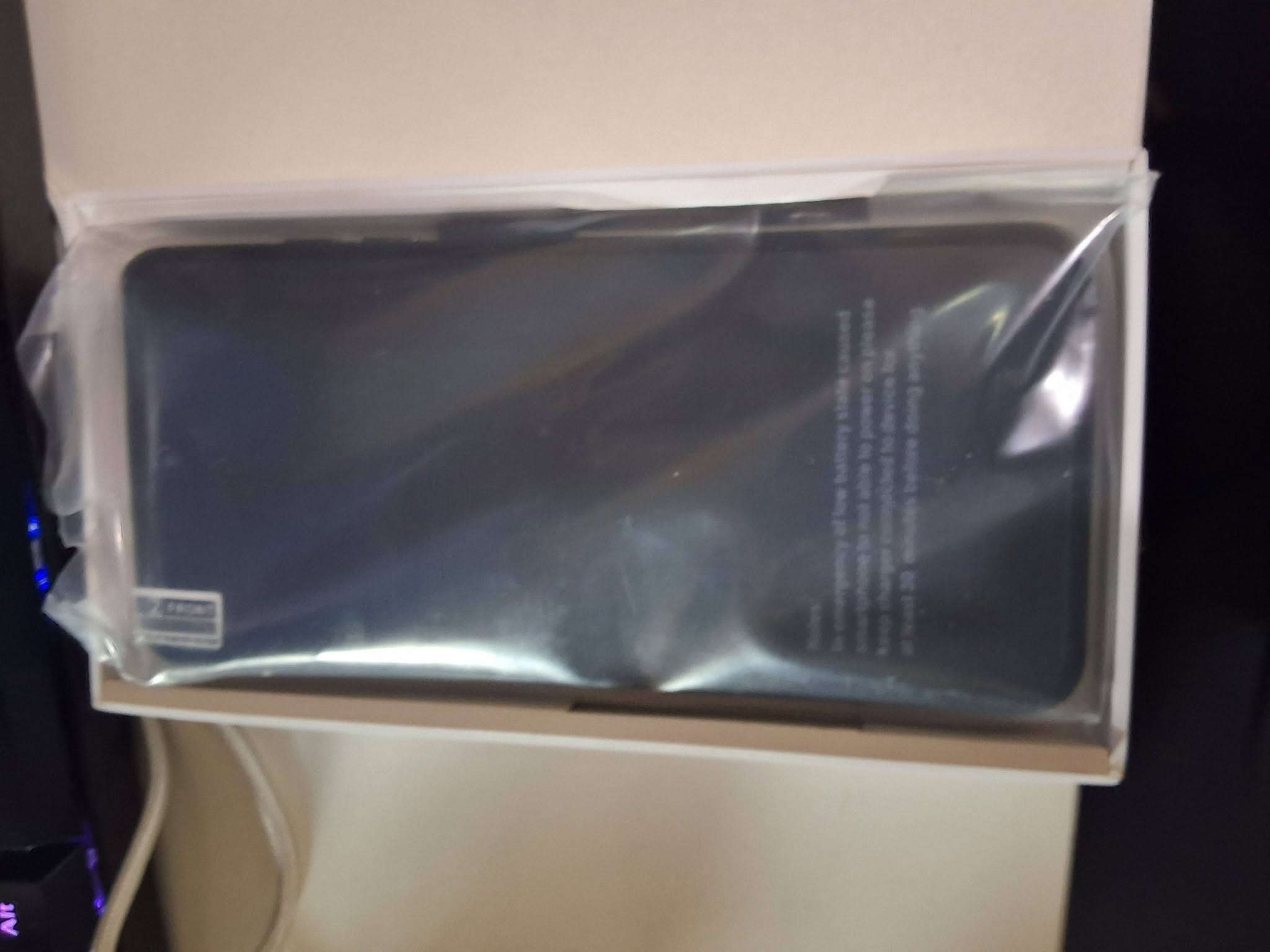 الجهاز: I16Pro Max  التواصل ماسنجر متوفر توصيل السعر ٦٥
المواصفات المكتوبة: ذاكرة 22GB + تخزين 2TB  
​النظام: أندرويد يدعم متجر Google Play.  
​الملحقات: شاحن قابس أوروبي، كابل USB، وسماعات أذن سلكية.

نص مكتوب في الصور:
- Notes:
- emergency of low battery state cause a
- smartphone to not able to power on please
- put charger connected to device for
- around 30 minutes before doing anything
- لمحة عن الهاتف PROCESSES Dimensity9000 SROTAGE 32 GB RAM + 2048 GB ROM CAMERA 72M + 108M إصدار Android 14.0 Device name I16 Pro Max Model I16 Pro Max Version Baseband & kernel SIM card status المعلومات القانونية User agreement,Privacy Policy,and more Notes: In emergency of low battery state caused smartphone to not able to power on please keep charger connected to device for at least 30 minutes before doing anything Processor Dimensity9000 IMEI & IP الحالة