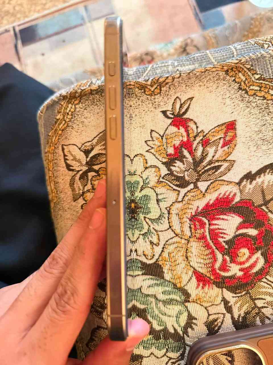 16 برو ماكس ذاكراه 256 بطاريه 91 نضافه جهاز 100/100 كامل ملحقاته سعره 1250 بيه مجال بسيط كلش  ***********
