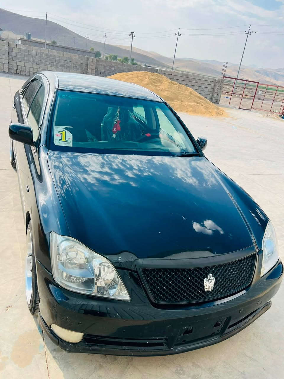 سەرەتا بە ناوی خوای گەورەو میهرەبان
شاهینە براوە 182 بی دوکەل
2005 بەسمە رەش 3دوگمە 
ناورەشی ساج سور 
بی دەعمو لی دراو 
سەقفو کەڤەر و شەنسی بە شەرت 
تەبرید ساردو گەرم لەسەر سویچ 
بریکی بەسراوە رۆنی گۆراوە
4تایەو ویلی لۆکی بۆ بەستراوە
کونی گەرمی گیراوە کامل مەسروف کراوە 
سەقفی شوشەی بی چال 
سعری 52گەلاو معامەلە 
شوین سەیسایەق 
ژ.م ***********
