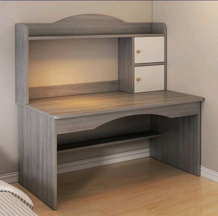 تصوير حقيقي ميز مكتبي   تخفيضات لفتره محدوده سارعو بالحجز 

 قياس 120cm 
 متوفر ٣ الوان   ( ابيض -  رصاصي  - بيجي )
بدون باب 
القياس ١٢٠×١٢٠×٤٣
خشب mdf. 12mm

 والتوصيل مجاني
80