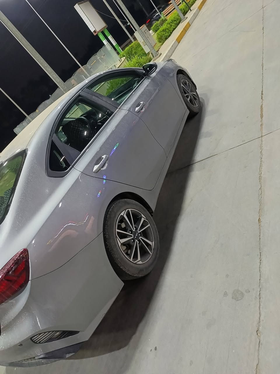 كيا فورتي وارد امريكي موديل 2023 داخله 2025 حادثهة فقط دعاميه خلفيه  كما موضح بل صورة بل عراق بيهة فقط باب السائق مصلح ومصبوغ علكد شبرين بدون دواخل بدون ايرباك ليبل  واحدبجم كبس    سيارة جديدة لوك ماشيه 26 الف ميل  سنويه ب اسمي تحويل مباشر رقم بغداد خصوصي 
مواصفات 
رادار امامي 
نقاط عمياء 
قيادة ذاتيه 
مثبت سرعه 
تحكمات ستيرن فول 
مواصفات حلوة ومعروفه 
سعر 155 وبيهة مجال للشراي
اتصل فقط خاص ممتوفر مكاني بغداد الكرخ  ***********
