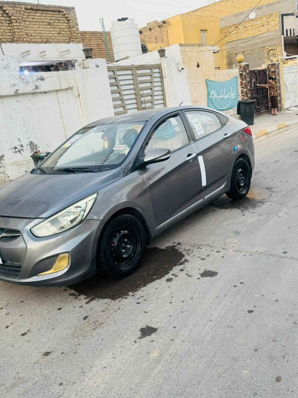 *********** اكسنت ٢٠١٥ خليجيه مكينه ١٦٠٠ تخم تاير تبريد شغال رقم واسط بأسمي حداديه جديده بيه رشات صبغ للجماليه بدون ضربه السعر ٧٢ مكان السياره واسط

