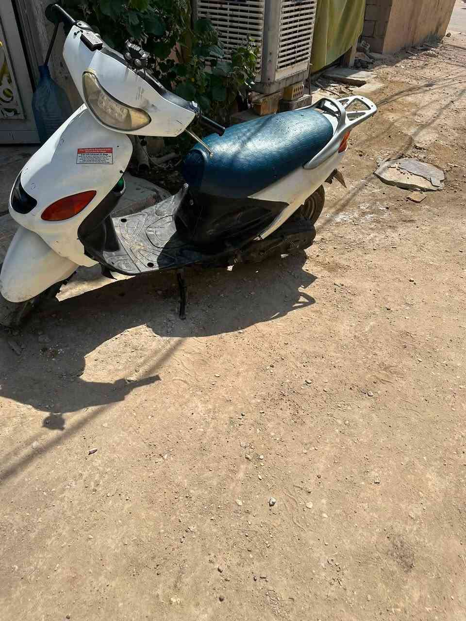 سلام عليكم دراجه اكزز  للبيع بيهه عطل شـٰטּـو العطل محد يعرف الشراي يتصل على هاذ رقمي ***********

