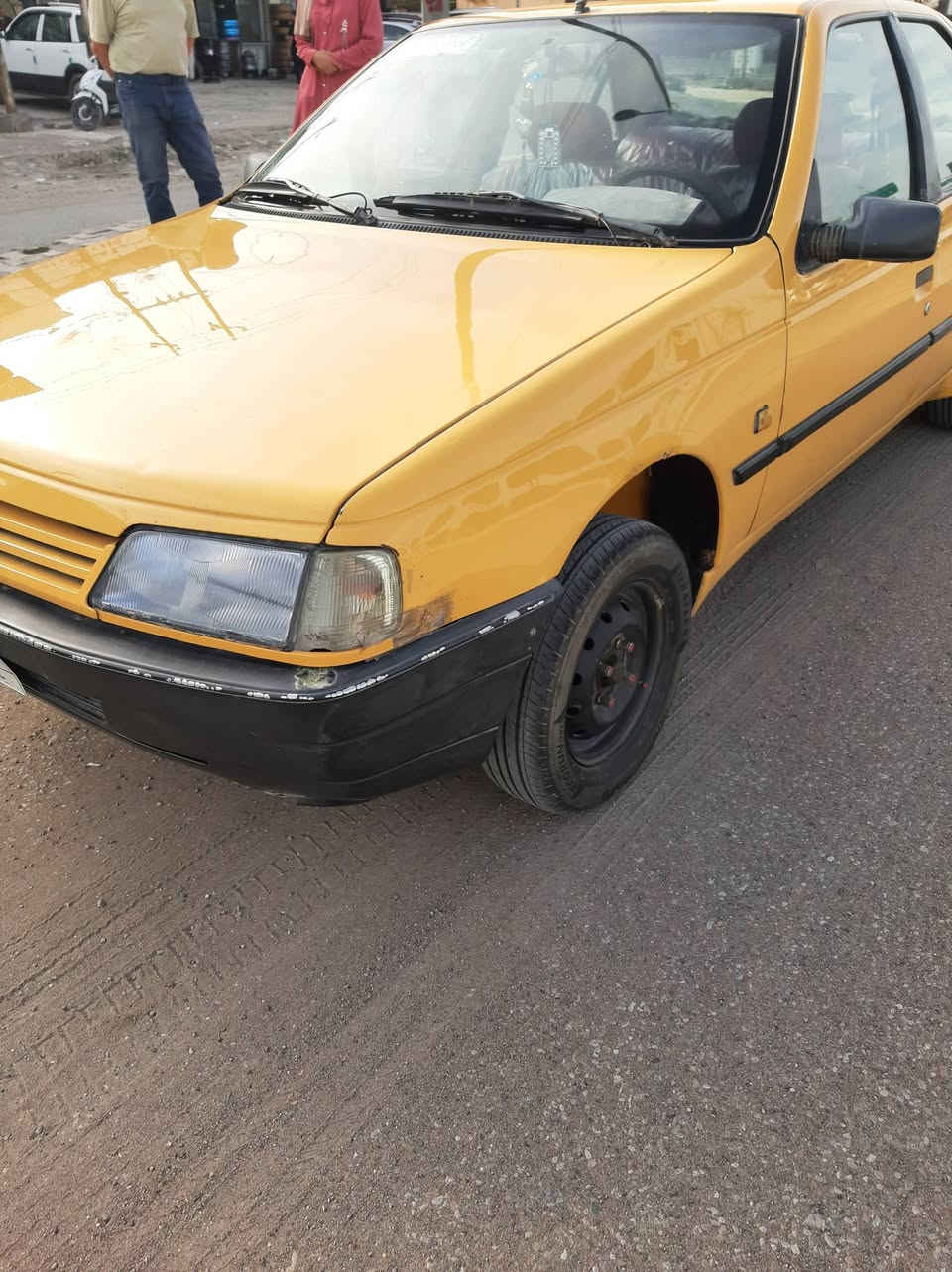 السلام عليكم سيارة للبيع  بيجو روا ايراني تكسي رقم بغداد بسمي موديل ٢٠٠٩ تبريد شغال محرك بلادي سيارة جاهزة السعر ٣٠ ورقة وبيهه مجال للإستفسار على رقم صاحب السيارة *********** الرقم بي واتساب العنوان ديالى بعقوبة خان بني سعد
