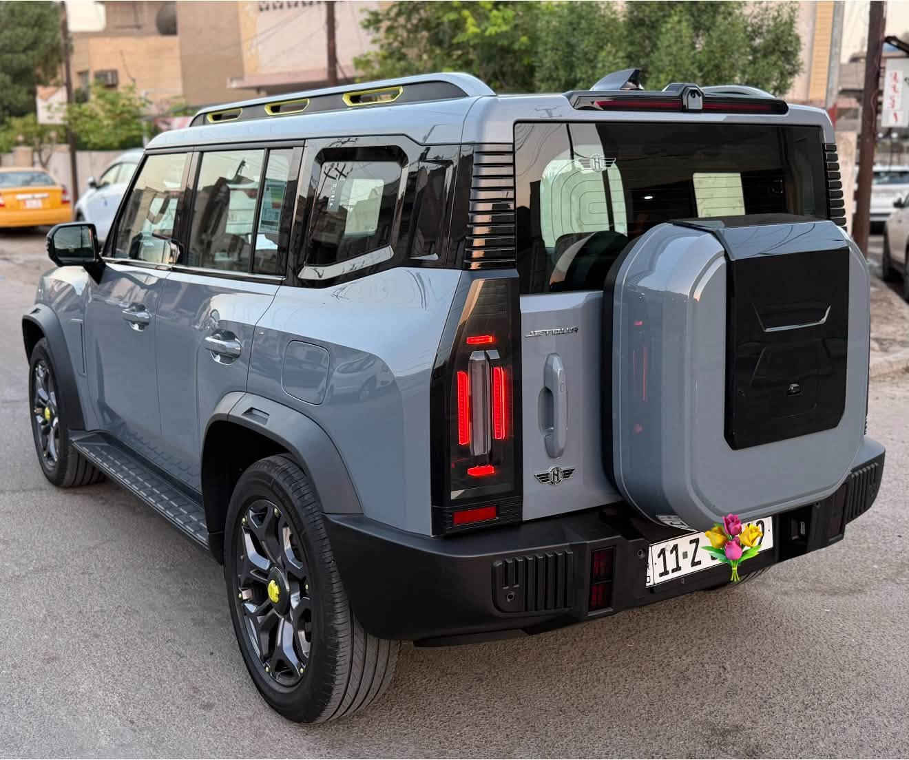 سلام عليكم شباب جيتور T2 لاكجري بلس موديل 2025 ضمان هارلم 10 سنوات او مليون كيلو متر  ماشية 32
 مكفولة من الصبغ والتبديل والبارد 
مواصفات 
محرك 2000 توربو/ دبل اكسل 4x4
بصمة دخول/ تشغيل عن بعد
داخل زيتوني وحزام برتقالي
فتحة سقف بانوراما/داخل جلد كنتارا
شاشة وسطية كبيرة/ عدادات رقمية 
نظام صوتي متطور 12 سماعة من Sony
 انارة محيطية داخلية/ شاحن وايرلس/ ثلاجة
كاميرات 540 درجة/حساسات /قطعتين تبريد
كراسي الأمامية كهرباء/ كراسي مساج/  تبريد كشنات
مثبت سرعة/ رادار/محافظة على مسار/ نظام كبح تلقائي
مانع تصادم/وضعيات قيادة/ويل حجم 20/ مانع انحدار 
نقطة عمياء جانبية/ صندوق شفط/مساعدة صعود مرتفع
انارة الأمامية LED/انارة خلفية LED/شبك امامي LED
اشاير بل مري والمري كهرباء /6 ايرباك/دوسات جانبية
تحكم ستيرن جهتين /شفتات مقود /نظام فرملة اوتماتيك

للاستفسار الاتصال ***********
