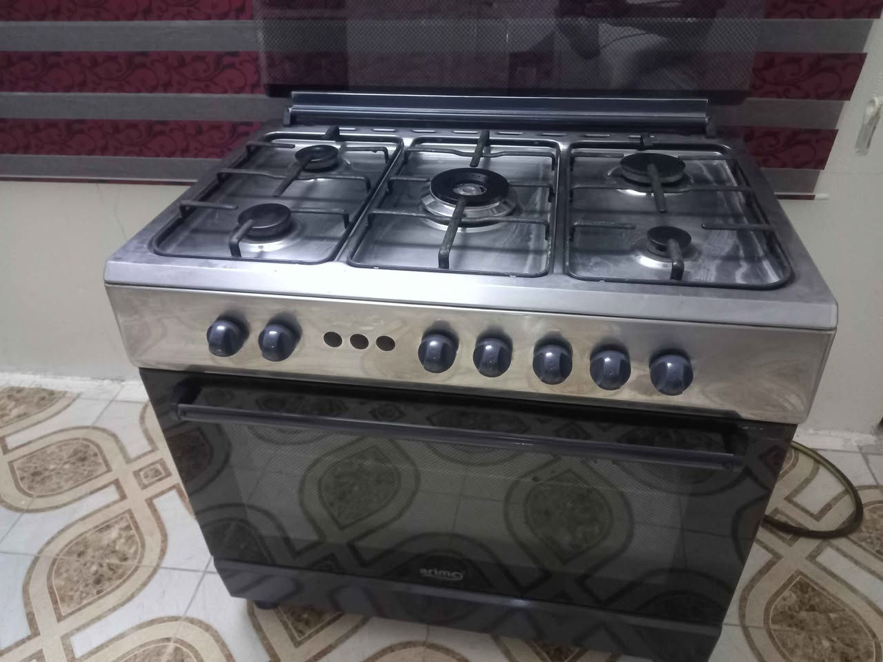 طباخ خمس عيون للبيع شرط الشغل السعر ١٣٠ ألف العنوان موصل حي الصدام بعد السيطرة عالشارع العام طريق بعشيقه *********** *********** يوجد توصيل داخل الموصل موصل, نينوى
