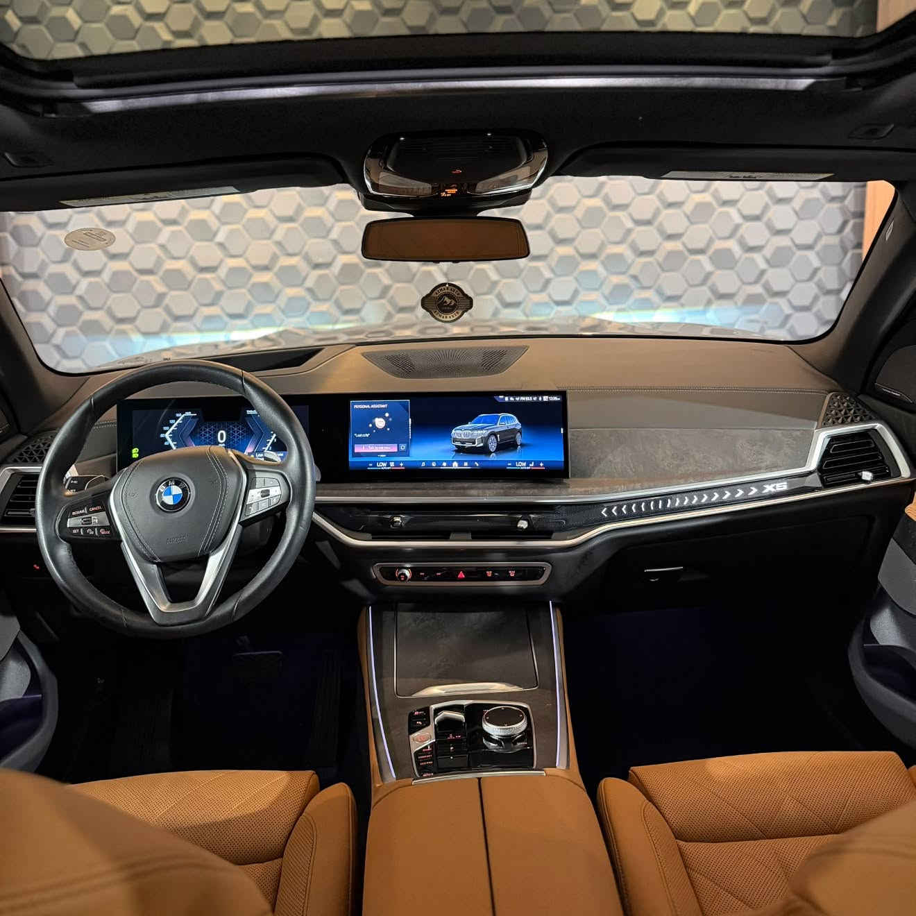 BMW X5 M package ماشية ١٤ الف فقط📦🇩🇪
موديل : 2024
لون مميز : زيتوني و داخل مشمشي
مواصفات السيارة فول
سعر : 520$ ورقة

 مواصفات:
الكاميرا الخلفية - سقف بانورامي - صندوق كهربائي - التحكم على المنحدرات - كاميرا 360 - تدفئة المقاعد - فتحة
السقف - بصمة - شاشة - مراقبة النقطة العمياء - التحكم التلقائي في درجة الحرارة - نظام بدء التشغيل - نظام فرملة الطوارئ - 8 وسادة
هوائية - المصابيح الأمامية ليد - مصابيح الليزر الأمامية - عرض المعلومات على الزجاج الامامي - تدفئة مقود القيادة - لوحة قيادة رقمية
- إنارة محيطية - أبل كاربلاي - مقاعد تدليك - sDrive

السيارة وارد امريكي بيها باب صبغ بدون لا دواخل لا ايرباك حادث كلش بسيط

سعر : 520$ ورقة

للاستفسار : ***********
العنوان : السليمانية المعارض الجديدة شركة ازمر اوتو معرض رقم ٣٤
