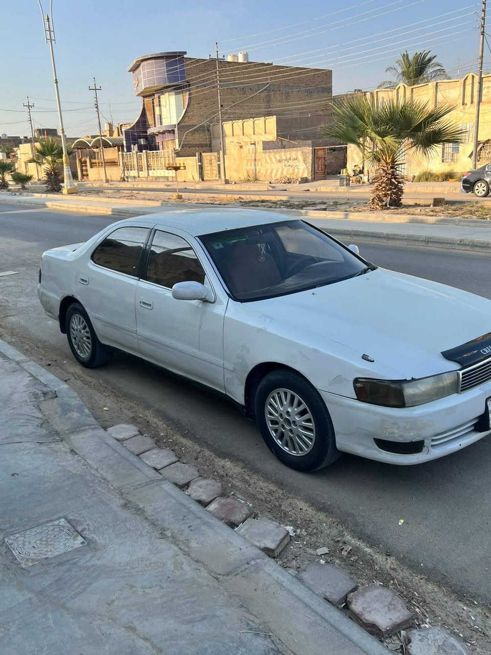 السلام عليكم ورحمه الله وبركاته
كرسته للبيع موديل 1993 سياره مكفوله كفاله عامه من كصه نقل جثه عيب شرعي تبريد ثلج طخم دواير عربانه جديد صدر امامي جديد كهربائيات كله شغاله سنويه 2029 نافذه ***********
واتساب ***********
مكان ذي قار 
سعر مناسب

