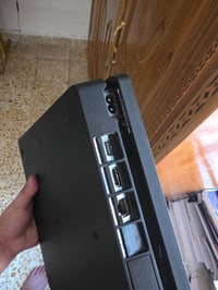 بلي 4 سلم ذاكرة 1TB يجي وياه قرص لعبة وحدة مع كامل ملحقاته ويدة وحدة (...
