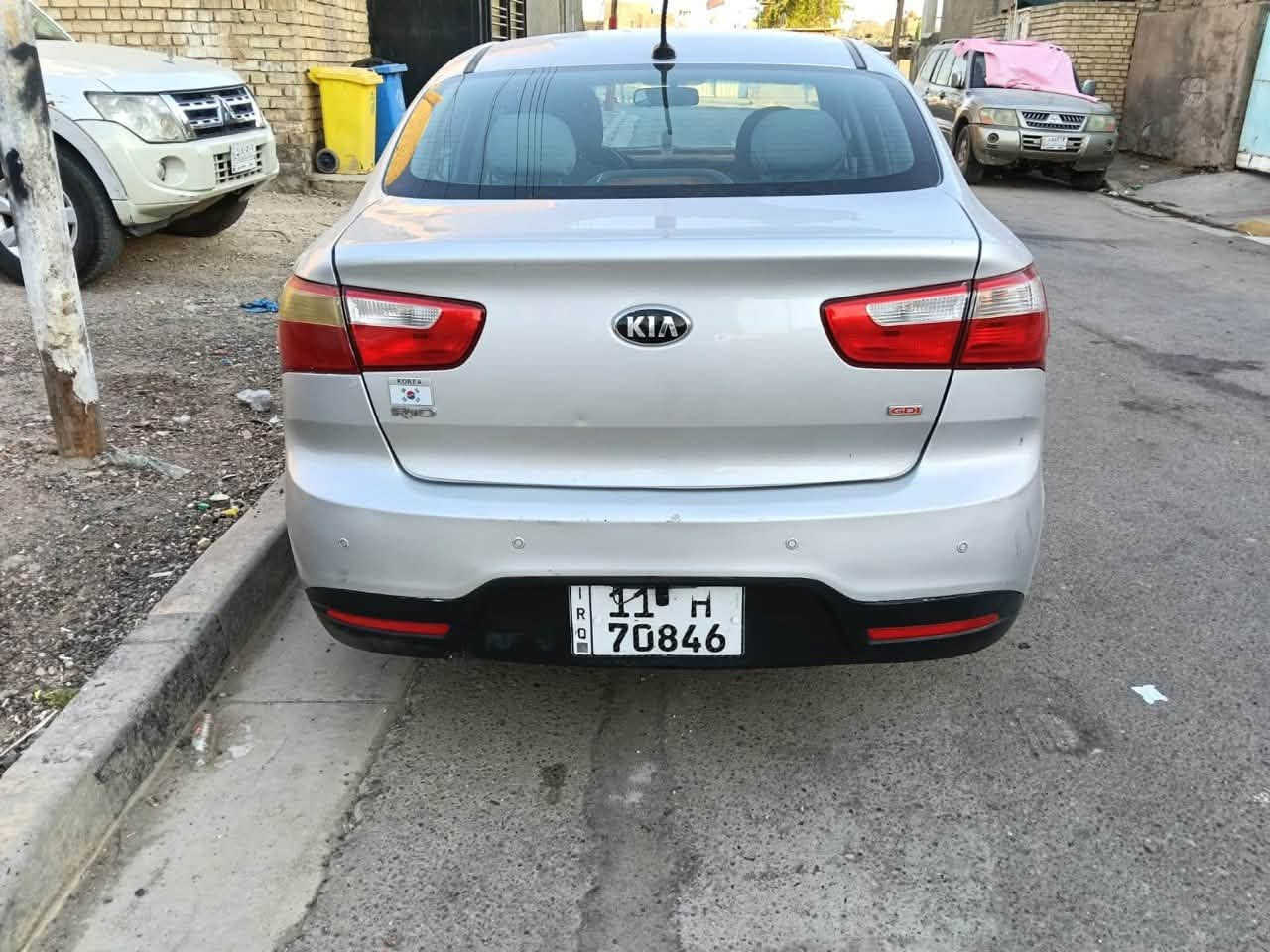 كيا ريو مديل 14وارد امريكي مكينه  1600 ماشيه 120الف
حادثه جاملغ خلفي بدون دواخل 
1صدر خلفي امامي جديد
2تخم تاير حديد 
3تبريد ثلج 
رقم بغداد بسمي تحويل ثاني يوم
سياره حلوه وجاهزه على اخر حبتيه
مكان السياره بغداد
السعر84وبيه مجال
***********
