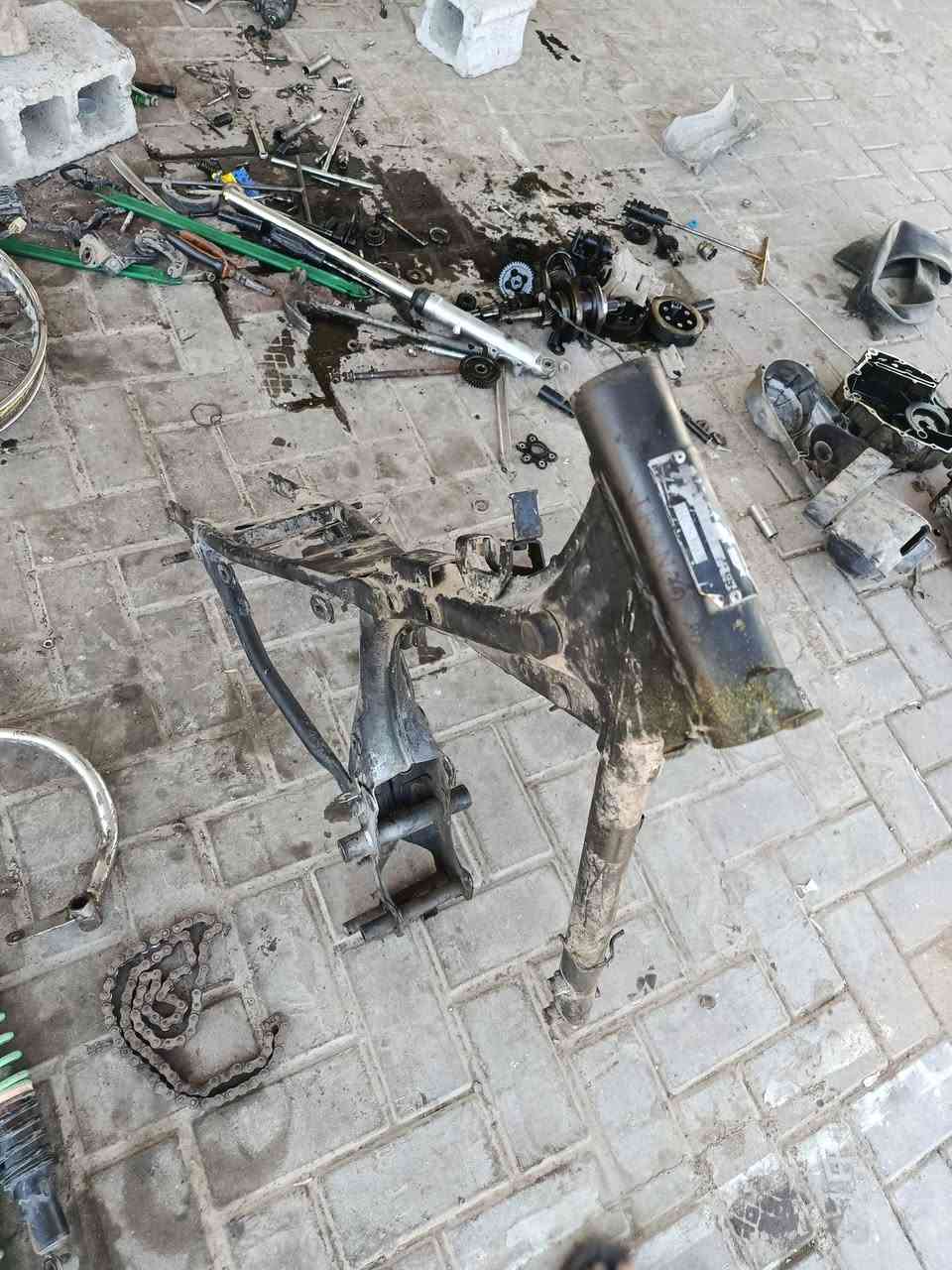 غراض دراجه للبيع
ويلات امامي وخلفي كل حجم 18 دسك سعر 35 زوج 
ويل امامي سيم قليل سعر 15
ويل خلفي سيم جثير مابي كل عيب سعر 20 
كشن رياضي سعر 8 
قبق كلج نامه برو 5 
ركبه 5 
ماشه5
تانكي نفخ 10 
شاصي عدد 2 واحد25 الف 
دبلات خلفي 7 
زنجيل4
دواسه بريك 3 
ستيرن 7 كامل 
مكان المحل دوز حي العسكري سايددين حديقه يلدز قرب اسواق محمد  رقمي ***********

