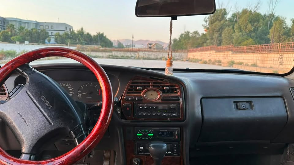 للبيع برنس فراشة 🦋 
موديل 96
صبغها بلادي ماعدا قطعة صغيرة عالبونيد بدون ضربة 
مكينة و گير نظافة تامة صدر جديد باختصار كلشي بيها نظيف وتطلع تراي محافظات السيارة بأسمي والصور تحكم السعر 44 ورقة وبيها مجال 
للاستفسار الاتصال ***********
