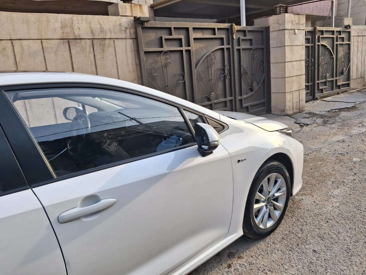 كورلا هايبرد • ٢٠٢٥ • طخة باب خلفي
