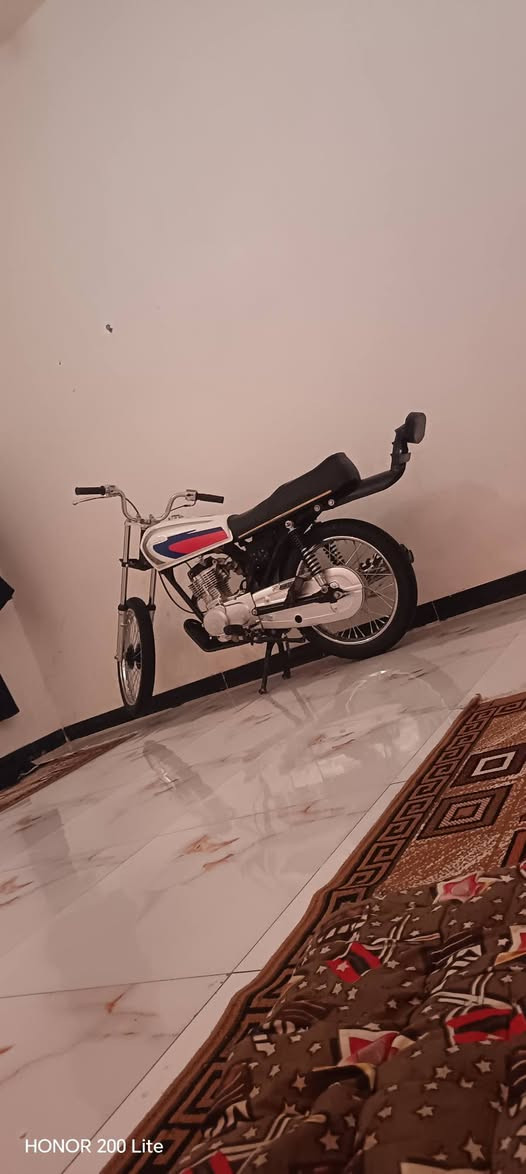 سلام عليكم دراجه البيع دراجه كلك تعميره 2026 سعر ***********

نص مكتوب في الصور:
- HONOR 200 Lite