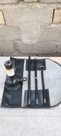 للبيع جك تويوتا هايلوكس تايلاندي  كامل مع ملحقاته  متواجد واتساب 07706...
