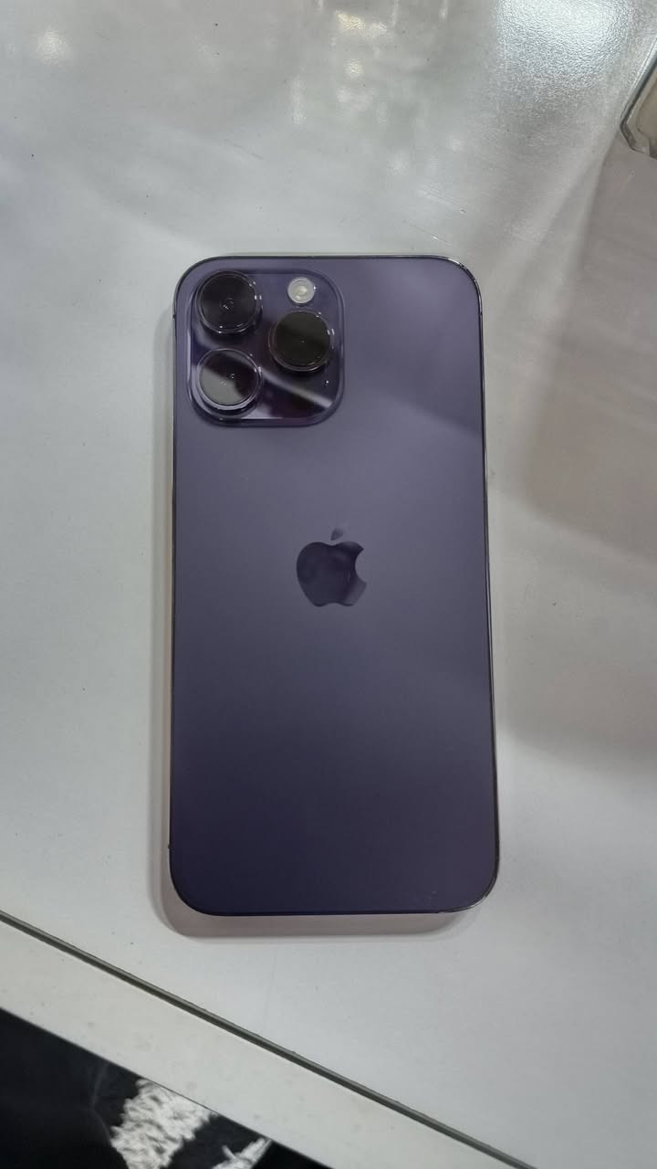 ​⚡ iPhone 14 Pro Max - للبيع ⚡
الموديل: آيفون 14 برو ماكس (iPhone 14 Pro Max)
​المساحة / الذاكرة: 256 جيجابايت
​اللون: بنفسجي عميق (Deep Purple)
​نوع الإصدار / الشريحة: أمريكي (LL/A) - يدعم الشريحة الإلكترونية (eSIM)
​الحالة العامة: نظيف جداً وممتاز، شاشة بدون خدوش، 
1-  مبدله + بطاريه 
2- شريحه إلكترونية فقط
السعر  650 الف 
الاتصال 
***********
