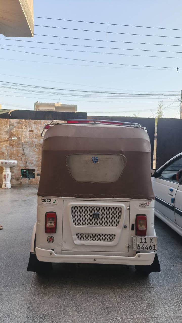 سلام عليكم تكتك بيضه ٢٢ رقم وسنويه مجفت قبل شهر دوس معمره تكتك خير من الله كبل لشارع كهربائي كله شغال مكاني بغداد حي نصر بدون سيبايه***********

