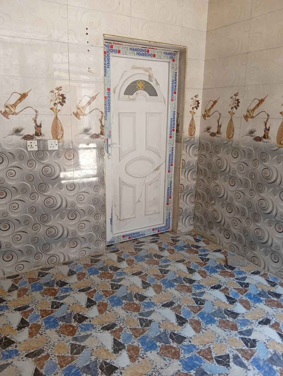 بيت لإيجاد مساحه 64 متر طابق واحد يحتوي على غرفه وصاله ومطبخ وحمام عدد 2 وطارمه العنوان كربلاء المقدسة قرب مدينة ألعاب ضوء القمر الاتصال على الرقم ***********
