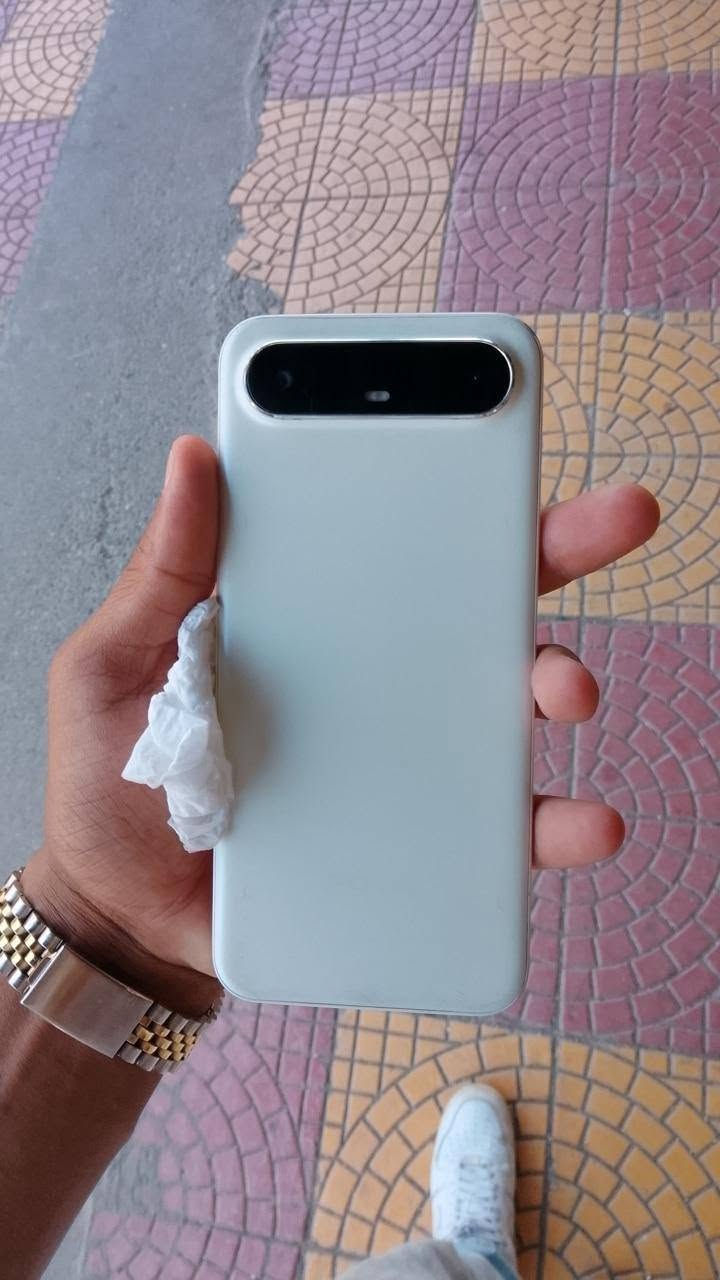 📱 POVA Slim 5G
تحفــة الهواتف في العالم 🌍

الجهاز مستخدم نظيف 

✨ المواصفات المميزة:
• شاشة AMOLED بتحديث 144Hz لنعومة خرافية 👀
• معالج قوي Dimensity G6400 5G للأداء الفائق
• بطارية ضخمة 5160mAh تدعم شحن سريع 45W ⚡
• نظام صوت محيطي DOLBY ATMOS لتجربة استماع مذهلة 🎧

💾 الذاكرة 256 كيكابايت 
 الرام 16 كيكابايت 
السعر 280 بي مجال 
***********
