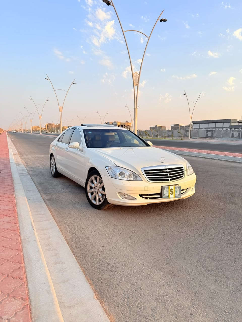 السلام عليكم
مارسيدس وارد يابان 
2007
باب قصير 
سياره جديده حيل 
موصفاته معروفه 500
العنوان البصره 
استفسار ***********
