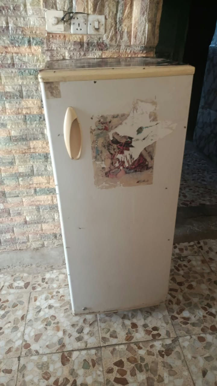 ثلاجه للبيع شغاله وعلى الفحص‏‪‪***********
