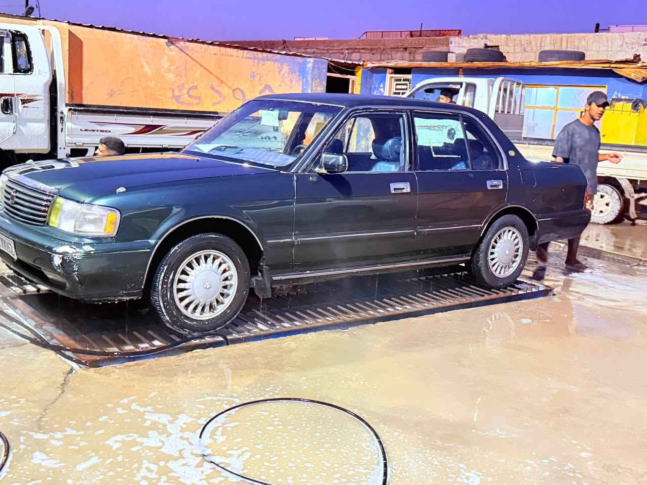 سلام عليكم كراون البيع موديل1993 مكينه 2 ونص كير مكينه جدد رقم بغداد نكليزي تحويل ثاني يوم سياره جاهزه حته تبريدها يشتغل عوزه غاز ملاحضه سياره وياها فره كامله مال حاويه 
4 بيبان+2 جاملغات امامي+ بنيد وقبق جنطه جدد بل كارتون 
مكاني بغداد المعامل الاستفسار اتصل ***********
