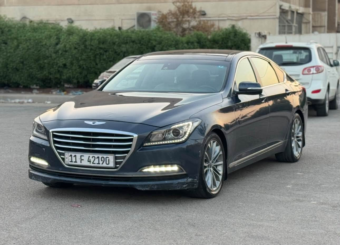 جينسز G80 رويال موديل 2015 للبيع 
وارد امريكي صور الحادث داخل المنشور كلين بدون حادث بدون ايرباك 
محرك 6 سلندر كير مكينه صدر نضيف جداً 
مواصفات فول للاخير 1/1 
بصمه - بانواما - كشنات جلد + حار بارد - خزن ميموري - 
بردات خلفيه - رادار - تدفئه ستيرن -تدفئه كشنات خلفيه-
3 انضمه قياده - سماعات BOSS - وباقي المواصفات المعروفه 
رقم بغداد باسمي سنويه وهزه جديده 
مكاني بغداد 
السعر :- 143 وبي مجال 
للاستفسار :- *********** // ***********
