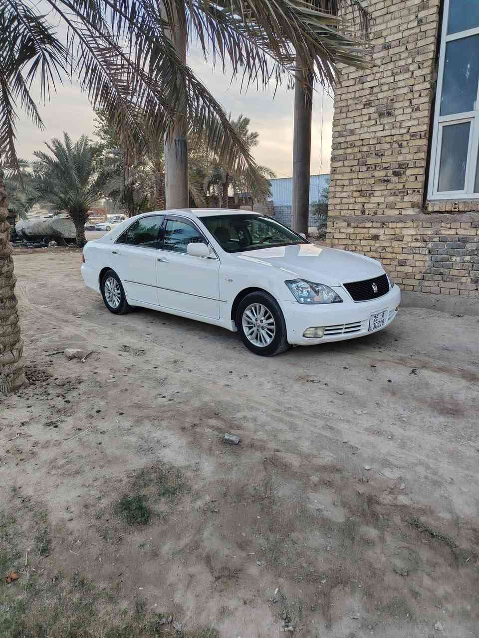شاهينه للبيع شاصي ١٨٠ دكمتين السياره كفاله عامه بأسمي السعر ١٣٥ وبيه مجال للأستفسار ***********
