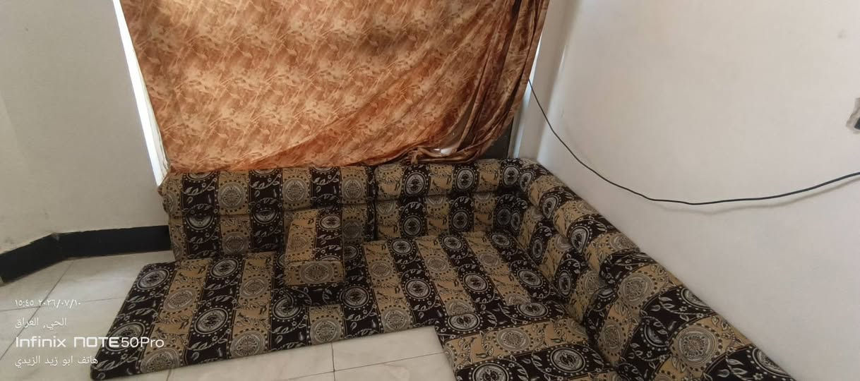 جلسة للبيع عدد الكاعية ٧ قطع مع تكيات جانبية ٧ قطع مع تكيات ضهر ١٢ قطعة مع زواية ٢ قطعة السعر خاص *********** العنوان واسط قضاء الحي
