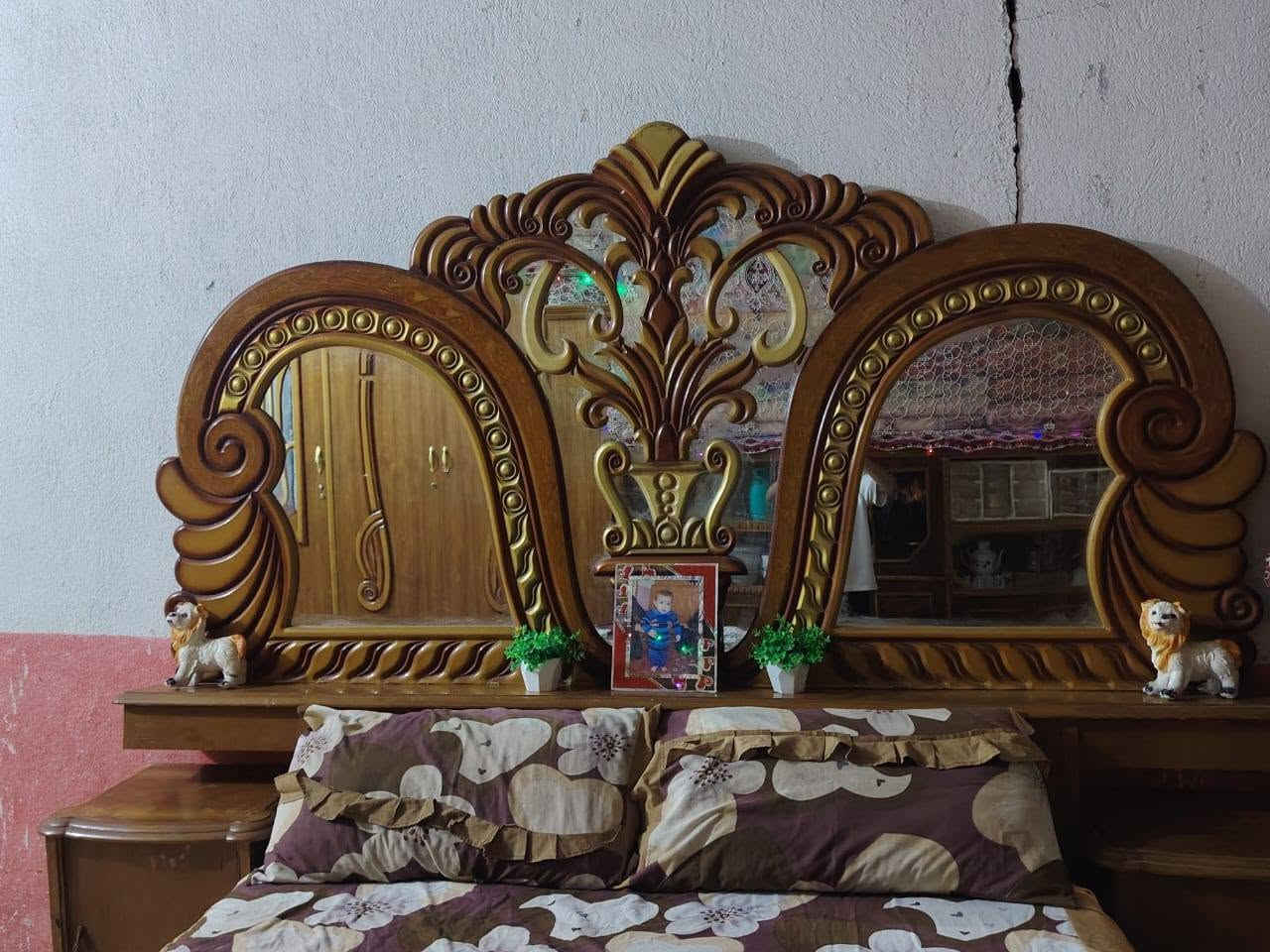 غرفه البيع  مندازه ونضيمفه بستميه وبيه مجل  ***********
