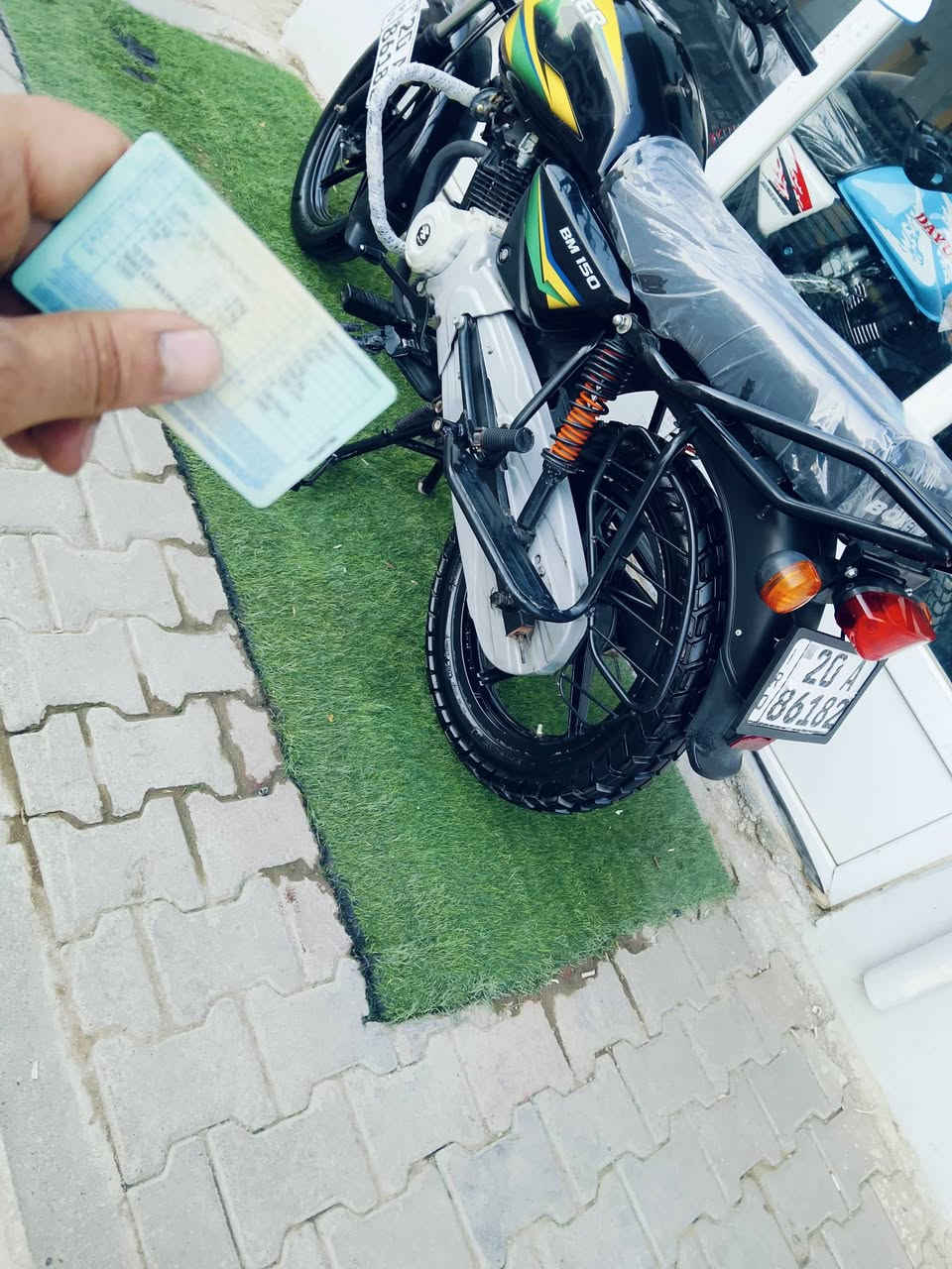 السلام عليكم ورحمه الله وبركاته دراجة نارية بوكسر موديل 23 نازلة بل 25 كفالة عامة مكينة خير من الله مرقم كامل انكليزي ديالى تحويل ثاني يوم إذ تريد مكاني ديالى خرنابات الشراي يتصل ويدلل *********** اتصل ودلل رجان اخوان الموشراي اعبر المنشور
