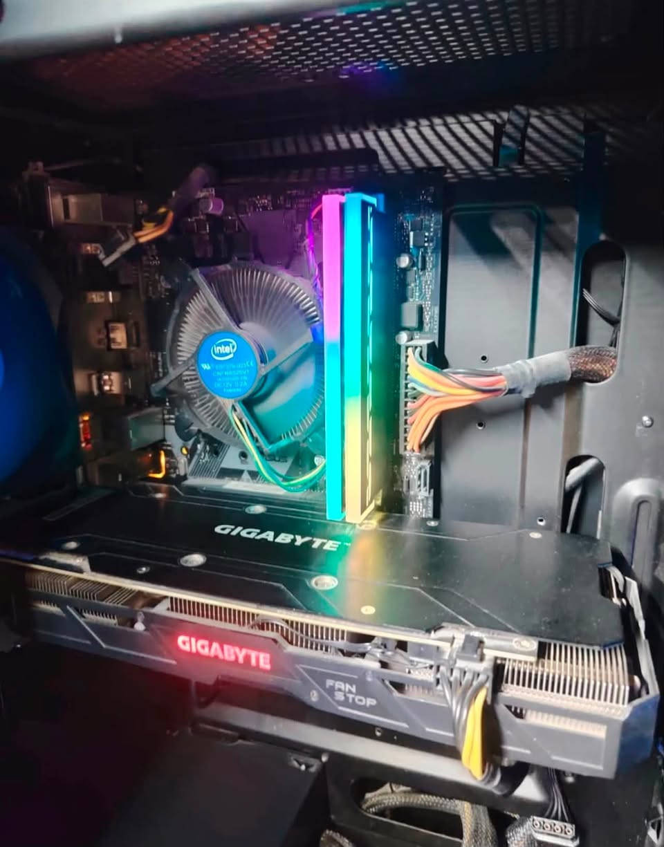 تجميعه 2 للبيع سعر معقول نضافه جدآ جيده 
سعر 750
تواصل ***********
GVGA GEFORCE RTX2060

I5 10400f

GIGABYTE H510MH

RAM 2*8 16 PUSKILL

 THERMALTAKE PSU550

مبرد هوائي 2 فان 

SSD256

HDD500

كيس 3 فان ار جي بي

شاشه NEC
حجم 27 
60HZ

كيبور و ماوس هدية 

________________________________

للبيع 

ويوجد توصيل لكل المحافظات 

 الرقم:***********

 سعر 350الف

i3 9100المعالج

كارت الشاشة من GB RGB GTX1060 3g

المذر بورد H310من ASUS 

الرامات 2*8 RGB 16

SSD120

SSD128 

البور سبلاي400W

كيس اسود 3فان Game Max 

يجي ويا كيبورد RGB 

وماوس باد اسود

وسبيكرات RGB

