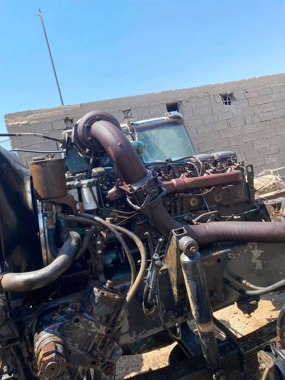 للبيع محرك فالفو N10 
سايس 10مجفت جديد محرك عل شرط 
بدون تبخير ولا تنقيص شرط الفحص 
عنواني جرف النداف الحي الصناعي 
***********
