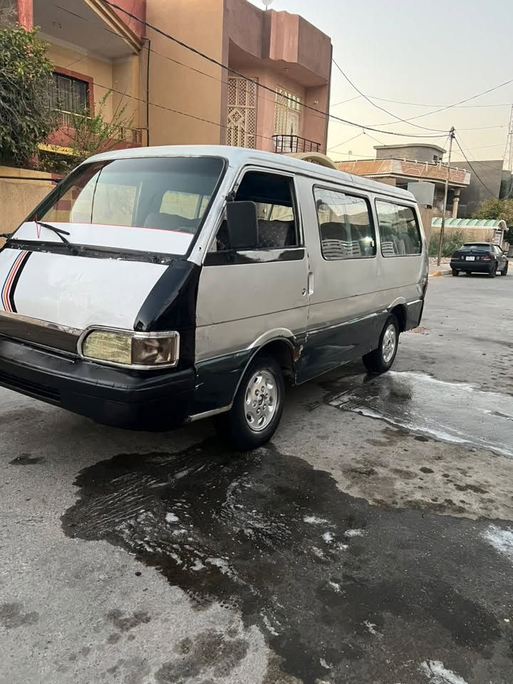 سلام عليكم للبيع كيه بسته موديل 1993 رقم بابل ألماني غرامه مصفره عليه هيئه 300 عل مشتري مكينه كير اكسن مكفولات صدر جديد مشط بور خير من الله شاصي واحد معمر مكان ديالى سعر 23 وبيه مجال للأستفسار اتصل ***********
