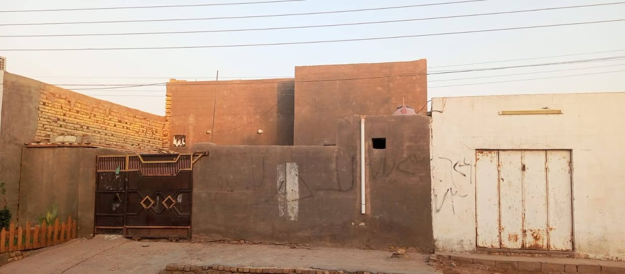 دار البيع المساحه 250 معه قطعه ومحل المساحه 300 العماره الطبر شاوع العلويه الحراكه يبعد عله شاوع العام ميت متر الاستفسار عله هاذه رقم *********** //***********
