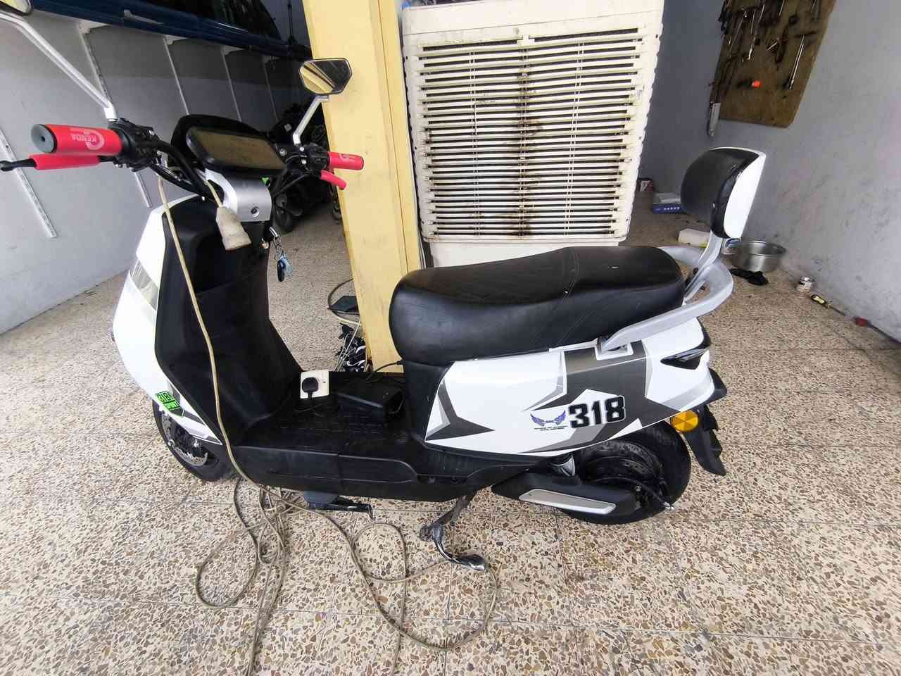 ماطور 318 نضيف
بطاريات 10او نص
كلو شغال
500 الف
***********
