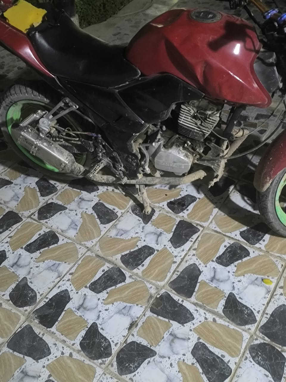 للبيع ب 350 شغاله . متروكه نفس وضعيته بل صوره . عنوان بغداد تواصل ***********
