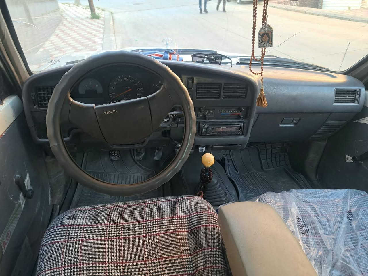 ای گەورەتان لێبێت توێتا پیکاب مۆدێل١٩٩٠        ئاڕمی سللێمانیە. تەبریدو پاوەرە
سەیارە کە هەموو گیانی بەشەرت تایەی تازەیە گێری تازەیە مەکینە 4yڕەشە سەیارەکە تابڵەی جوانە هەیکەلی بەس ماشااللەی ئەوێت    دەعمی پێوە نیە بۆیاخ کراوە بەس بۆ جوانی                  سعرەکەی55 مەعامەلەیە بۆ زانیاری زیاتر پەیوەندی بەم ژمارەیەوە*********** السليمانية, العراق
