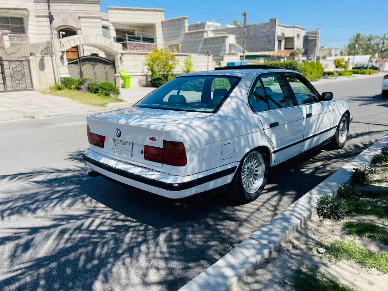 السلام عليكم BMW 535 موديل 91 مكينة وكير بالجيس كير عادي تبريد ثلج اصل كير اوتو موجود اطي وية السيارة بلادية بيها صبغ دواير جاملغات الخلفية راديتر بور سلف داينمو كلة جديد مروحة كهرباء صدرها جديد بسمي سعرها 50 بي مجال ***********
